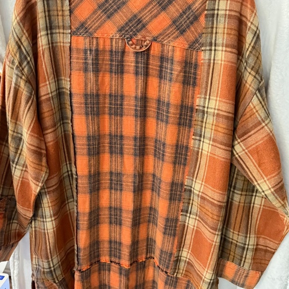 WB Long Plaid Knit Top - Picture 2 of 6